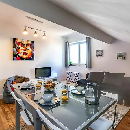 Crestia Apartamento
